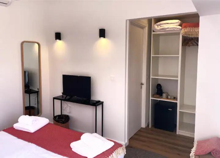 Aires Hostel Sao Roque do Pico Bagian luar foto